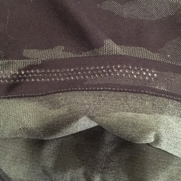 Athleta Camo Women's Size Large Long Sleeve Top - Picture 9 of 10